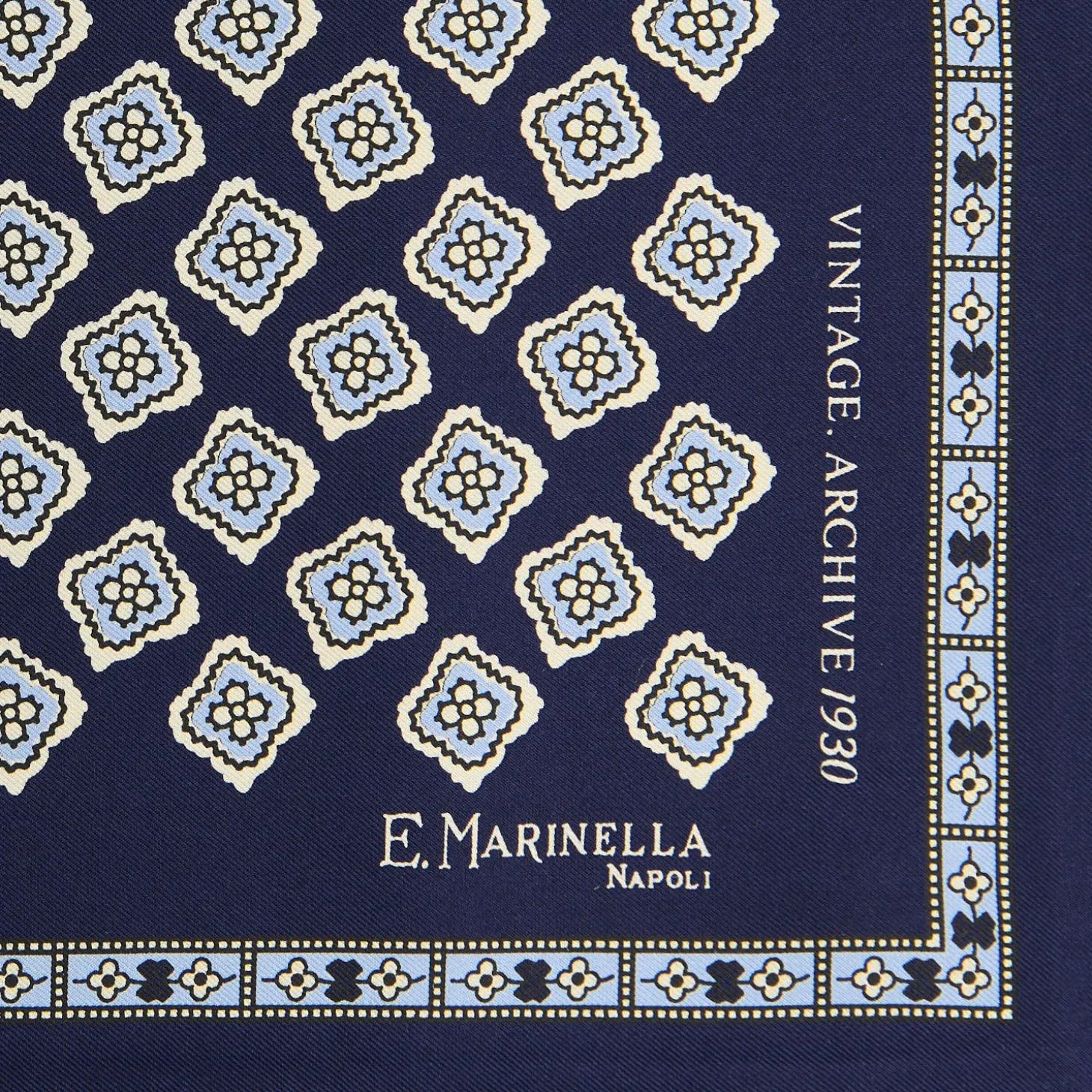 POCHETTE DA TASCHINO IN SETA STAMPATA A MANO BLU SCURO Fantasia archivio 1930