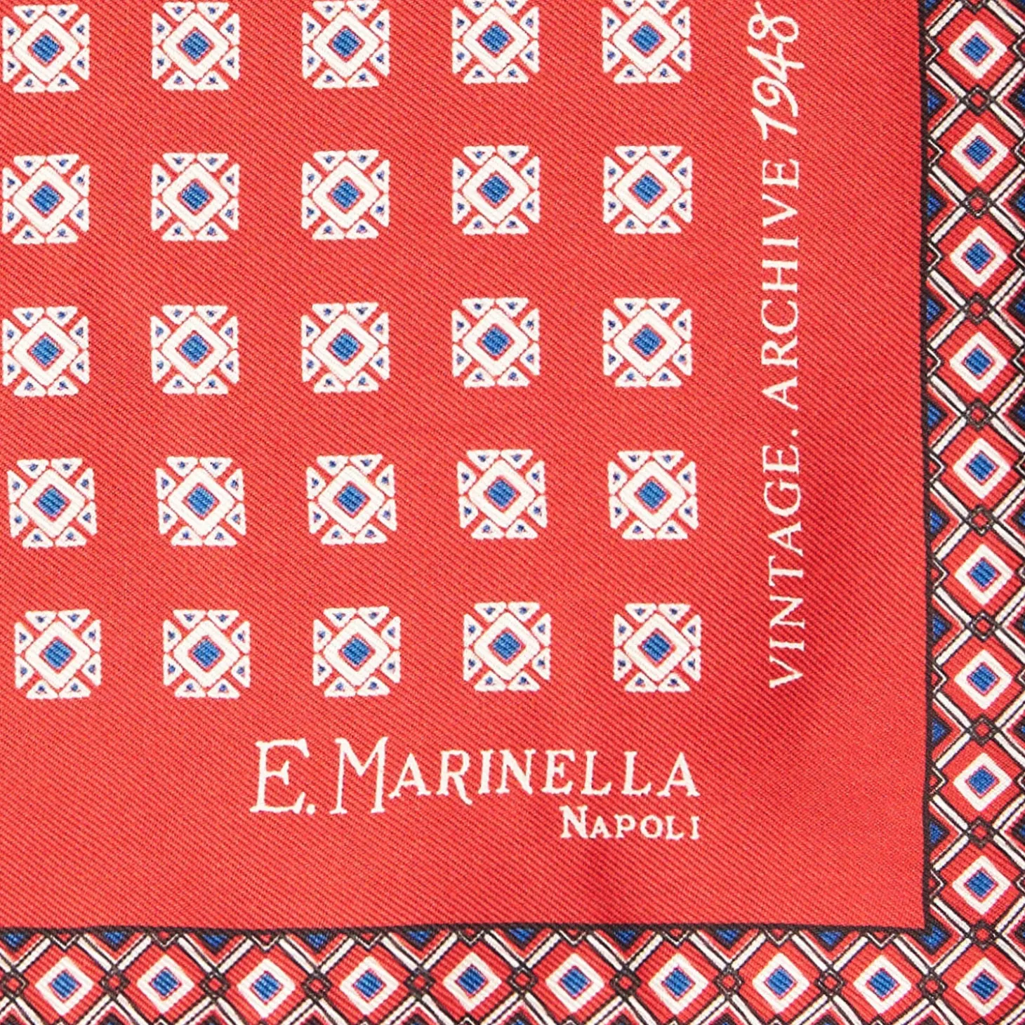 POCHETTE DA TASCHINO IN SETA STAMPATA A MANO ROSSA Fantasia archivio 1949
