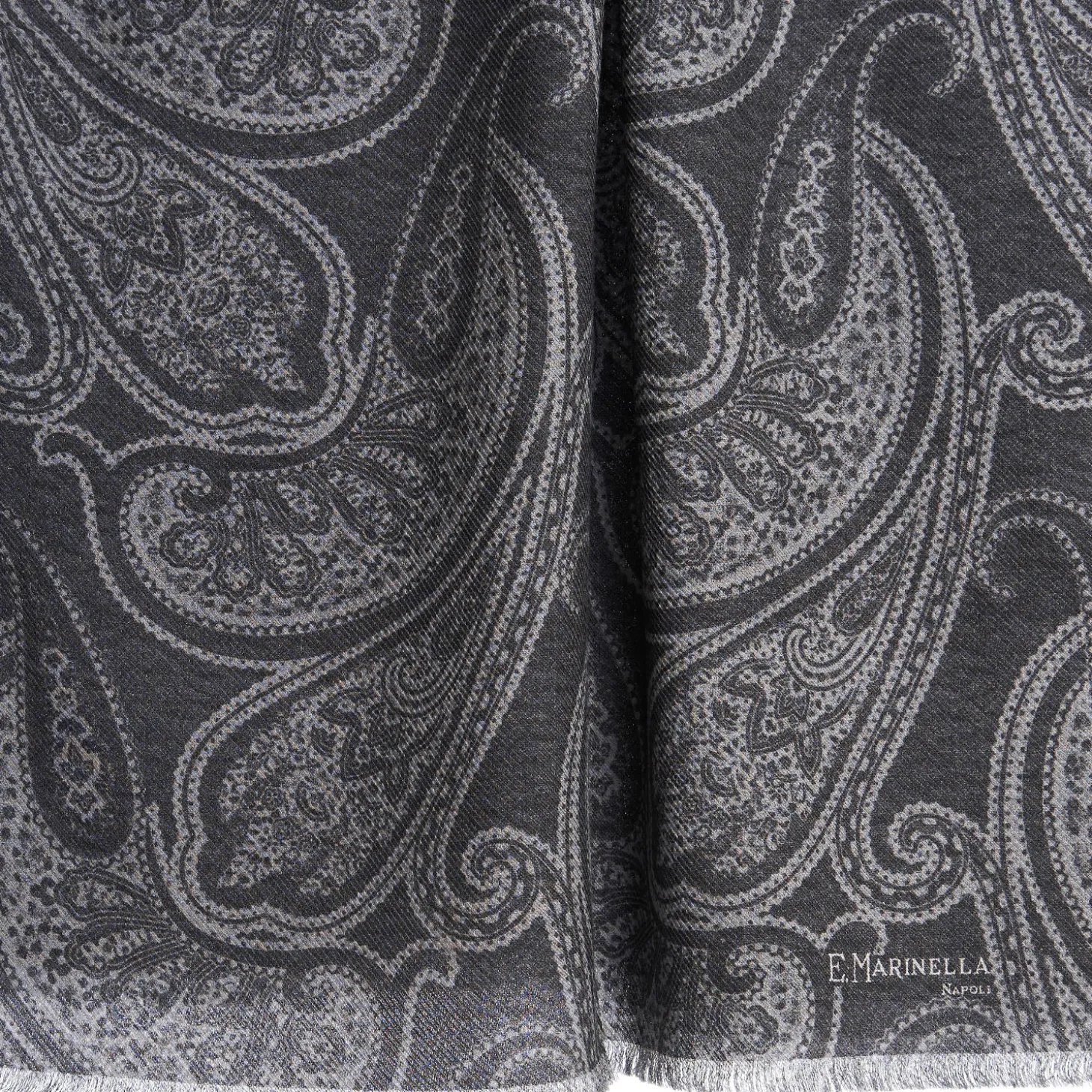 STOLA GRIGIA IN LANA Fantasia paisley